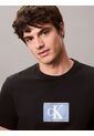 Camiseta Negra Sport Con Mini Monograma Calvin Klein de Calvin Klein
