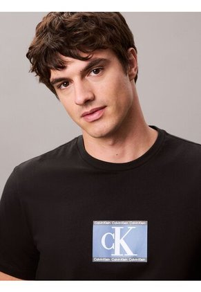 Camiseta Negra Sport Con Mini Monograma Calvin Klein