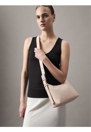 Bolso Rosado Cruzado Con Mini Logo Grabado Calvin Klein