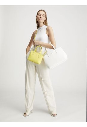 Bolso Amarillo Mini Tote Calvin Klein
