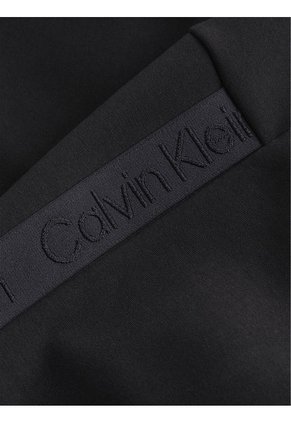 Jogger Negro Raised Con Logo Tape Calvin Klein