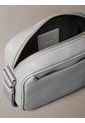 Bolso Gris Tipo Cámara Con Cinturón Textil Con Logo Calvin Klein de Calvin Klein