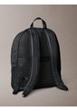 Morral Negro Acolchado Con Logo Monograma Calvin Klein de Calvin Klein