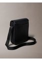 Bolso Negro Cargo Reporter Con Cierre De Solapa Calvin Klein de Calvin Klein