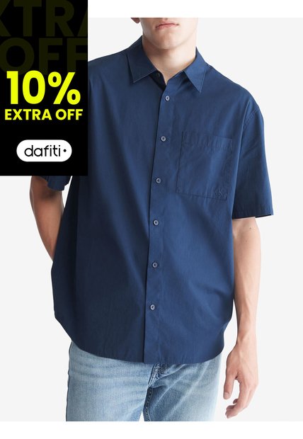 Camisa Azul Sencilla Y Solida Con Logo Calvin Klein