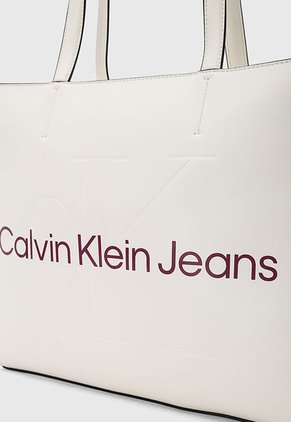 Bolso Calvin Klein Sclupted Marfil