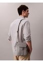 Bolso Gris Cargo Reporter Con Cierre De Solapa Calvin Klein de Calvin Klein