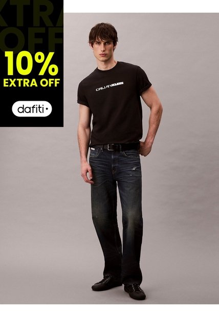 Camiseta Negra Con Logo Gráfico Apilado Calvin Klein