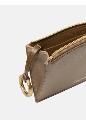 Tarjetero Beige Con Cremallera Y Logo En Lámina Metálica Calvin Klein