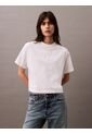 Camiseta Blanca Cropped Con Monograma Calvin Klein de Calvin Klein
