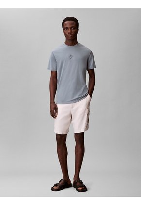 Camiseta Gris Con Emblema En Relieve Calvin Klein