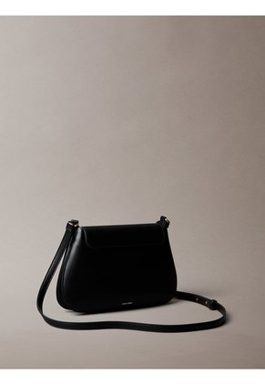 Bolso Negro Cruzado Mediano Con Solapa Calvin Klein