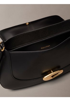 Bolso Negro Cruzado Mediano Con Solapa Calvin Klein