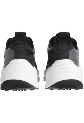 Tenis Negro Chunky Runner Lace Calvin Klein