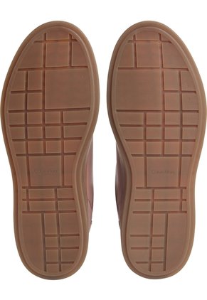 Tenis Rosa Con Logo Tonal De Cuero - Brooke Calvin Klein