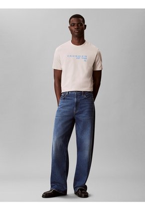 Camiseta Beige Con Gráfico De Logo Calvin Klein
