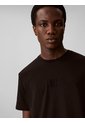 Camiseta Negra Con Emblema En Relieve Calvin Klein de Calvin Klein