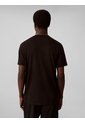 Camiseta Negra Con Emblema En Relieve Calvin Klein de Calvin Klein