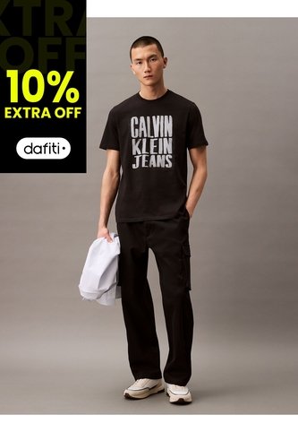 Camiseta Negra Stacked Graphic Crewnec Calvin Klein Calvin Klein