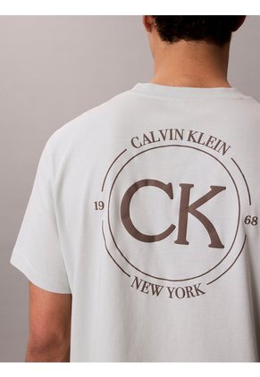 Camiseta Verde Con Estampado Gráfico Calvin Klein
