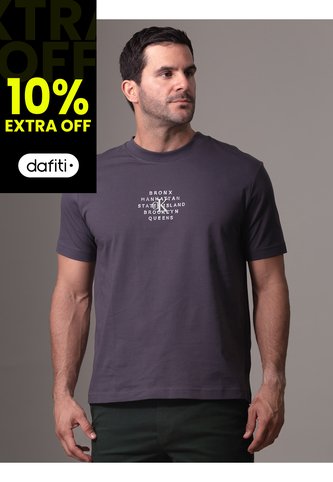 Camiseta Negra Con Gráfico De Sello NYC Calvin Klein Calvin Klein