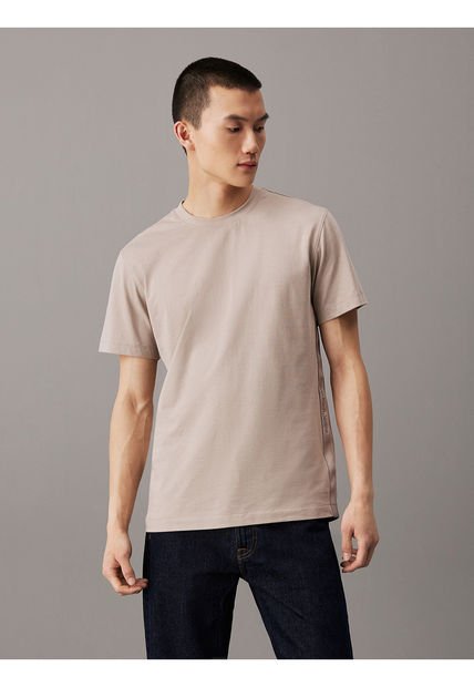 Camiseta Beige Con Logo En La Cinta Calvin Klein