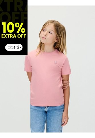 Camiseta Rosada Para Niño De Manga Corta Con Insignia De Logo Bordada Calvin Klein Calvin Klein