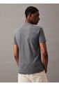 Camiseta Gris Slim Con Monograma Calvin Klein de Calvin Klein
