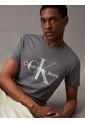 Camiseta Gris Slim Con Monograma Calvin Klein de Calvin Klein