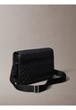 Bolso Negro Mensajero Con Solapa Y Textura De Emblema Calvin Klein de Calvin Klein
