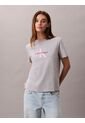 Camiseta Gris Clásica Con Monograma Estampado Calvin Klein de Calvin Klein