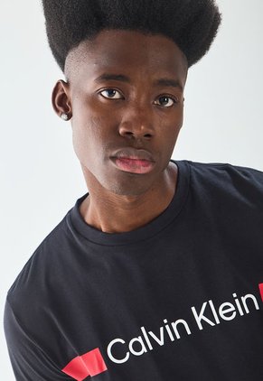 Camiseta Negro-Blanco-Rojo Calvin Klein