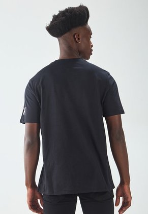 Camiseta Negro-Blanco-Rojo Calvin Klein