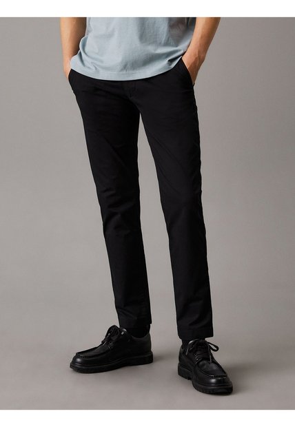 Pantalones Negro Chinos Tapered Calvin Klein