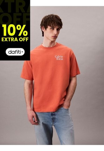Camiseta Roja Holgada Con Logo Gráfico Con Letras Calvin Klein Calvin Klein