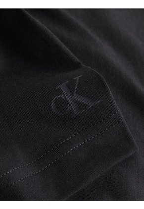 Camiseta Con Logo En El Bolsillo Calvin Klein