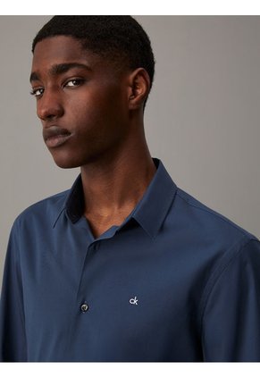 Camisa Negra Slim De Popelín Elástico Calvin Klein