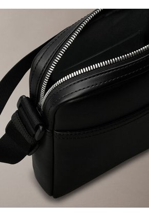 Bolso Negro Reporter Con Logotipo Calvin Klein