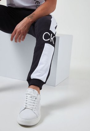 Jogger Negro-Blanco Calvin Klein