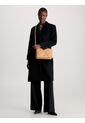 Bolso Beige De Hombro Clutch Acolchado Calvin Klein de Calvin Klein