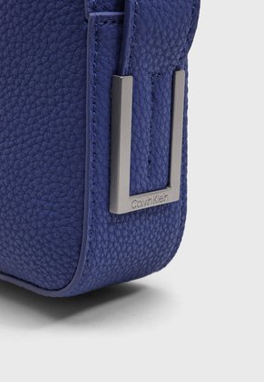 Bolso Azul  Calvin Klein