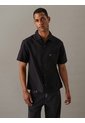 Camisa Negra Manga Corta Con Bolsillo Calvin Klein de Calvin Klein