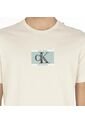 Camiseta Beige Sport Con Mini Monograma Calvin Klein de Calvin Klein