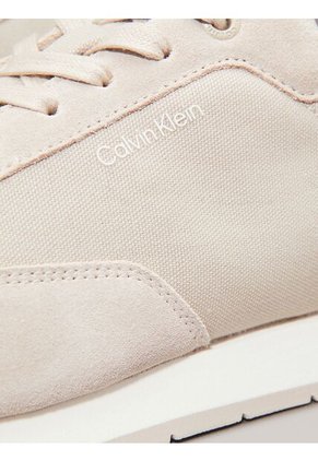 Tenis Beige De Perfil Bajo De Ante Calvin Klein