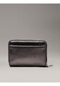 Billetera Gris Con Cremallera Metálica En El Contorno Calvin Klein de Calvin Klein