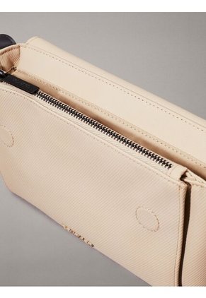 Bolso Beige Reporter Cuadrado Calvin Klein