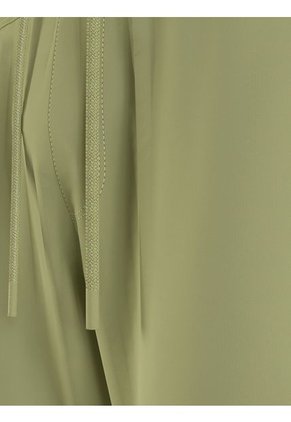 Bermuda Verde Con Cinta Distintiva En Los Laterales Calvin Klein