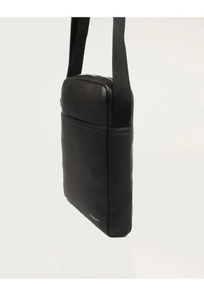 Bolso Negro Reporter Monocromático Con Logo Calvin Klein