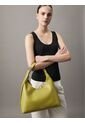 Bolso Verde Hobo Con Mini Logo Grabado Calvin Klein de Calvin Klein