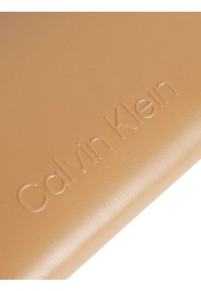 Billetera Beige Grande Con Cremallera En El Contorno RFID Calvin Klein